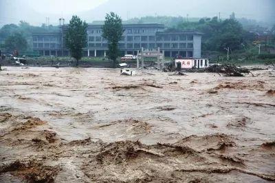 河北邢臺(tái)暴雨肆虐，城市全力應(yīng)對(duì)考驗(yàn)，保障民生刻不容緩